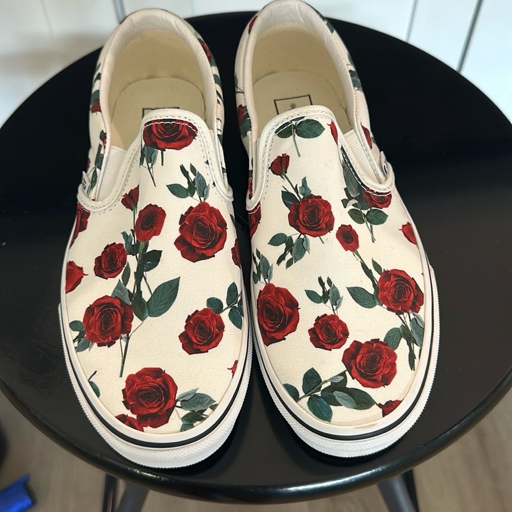 NIB Vans Classic Slip One in rare rose print sz 9 never worn